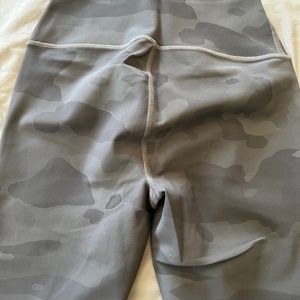 Women Alo leggings